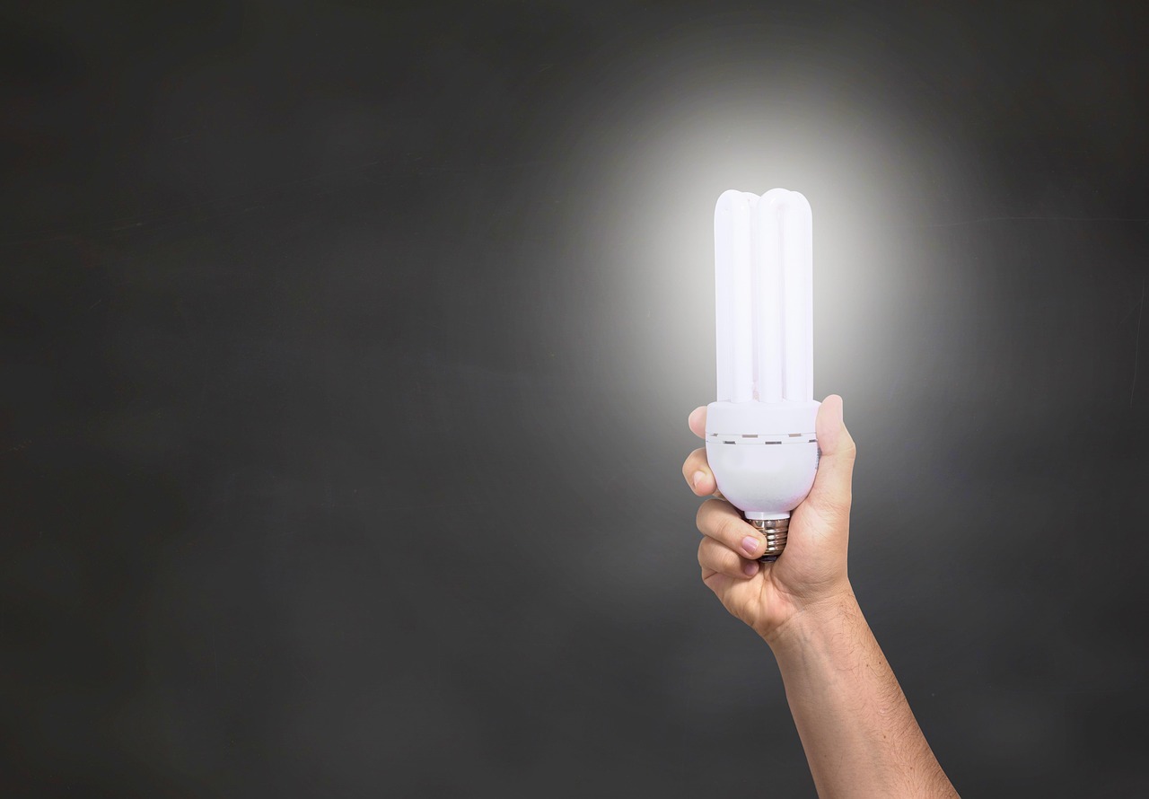 ampoule led clignotante offrant un effet lumineux dynamique et attractif, idéale pour décorer et apporter une ambiance unique à vos espaces.